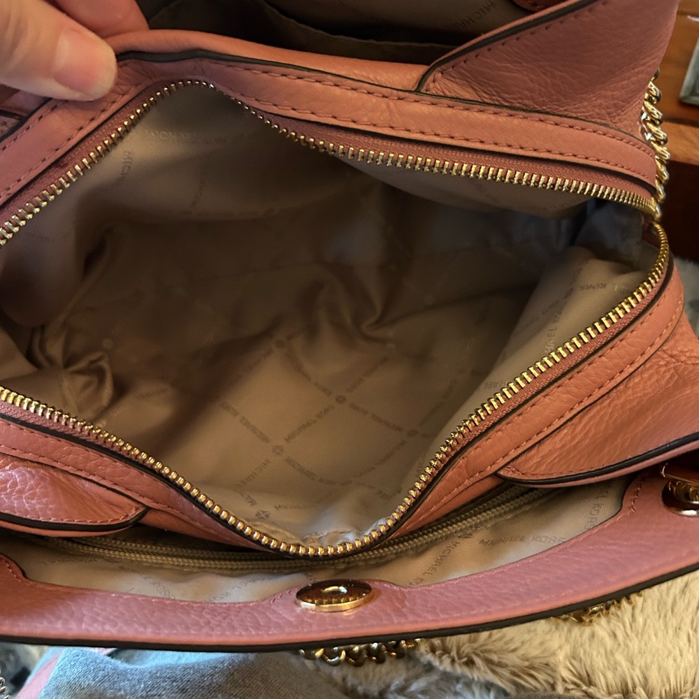 Michael Kors Blush pink Studded pebbled leather Shoulder Bag with chain handles. - Picture 16 of 16